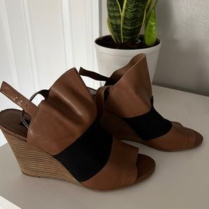 Steve Madden Tan and Black Wedges